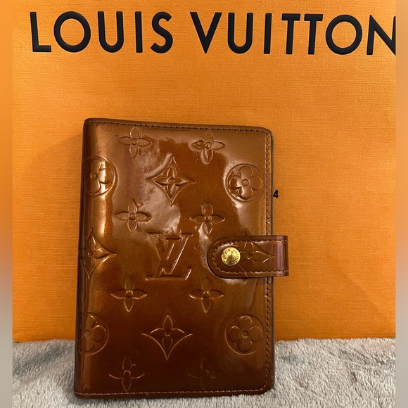 Authentic Louis Vuitton Vernis Agenda - Picture 1 of 8